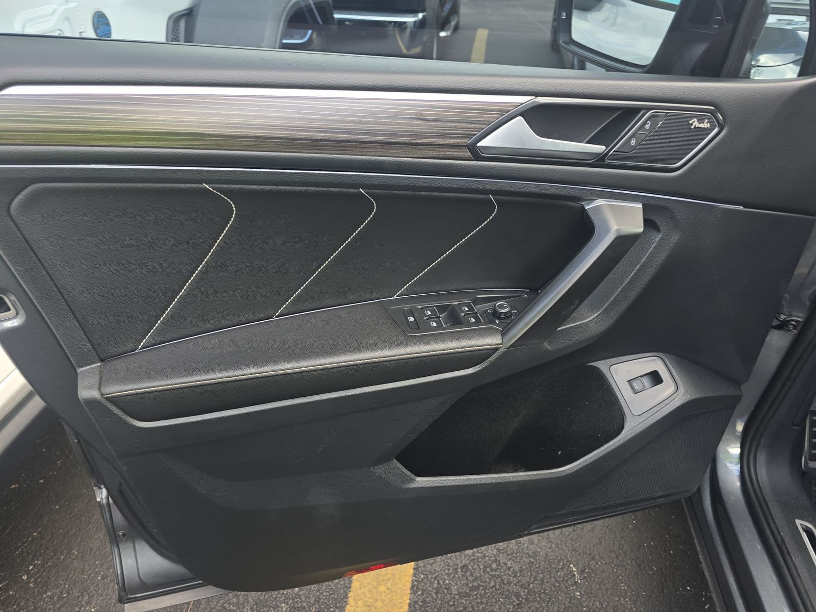 2023 Volkswagen Tiguan SEL R-Line photo 14