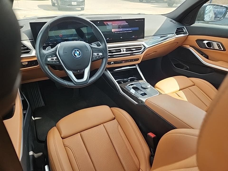 2023 BMW 3 Series Sedan 330e Plug-in Hybrid photo 9