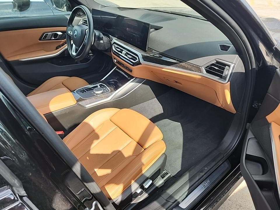 2023 BMW 3 Series Sedan 330e Plug-in Hybrid photo 7