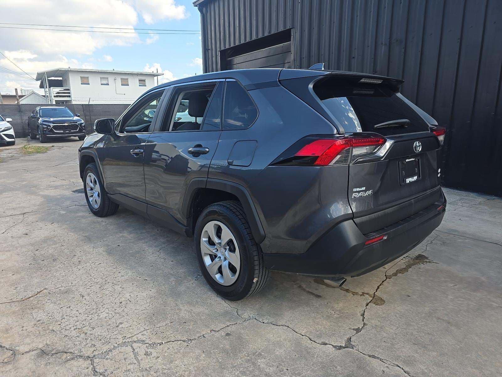 2022 Toyota RAV4 LE Provided: 2022 TOYOTA RAV4 LE photo 3