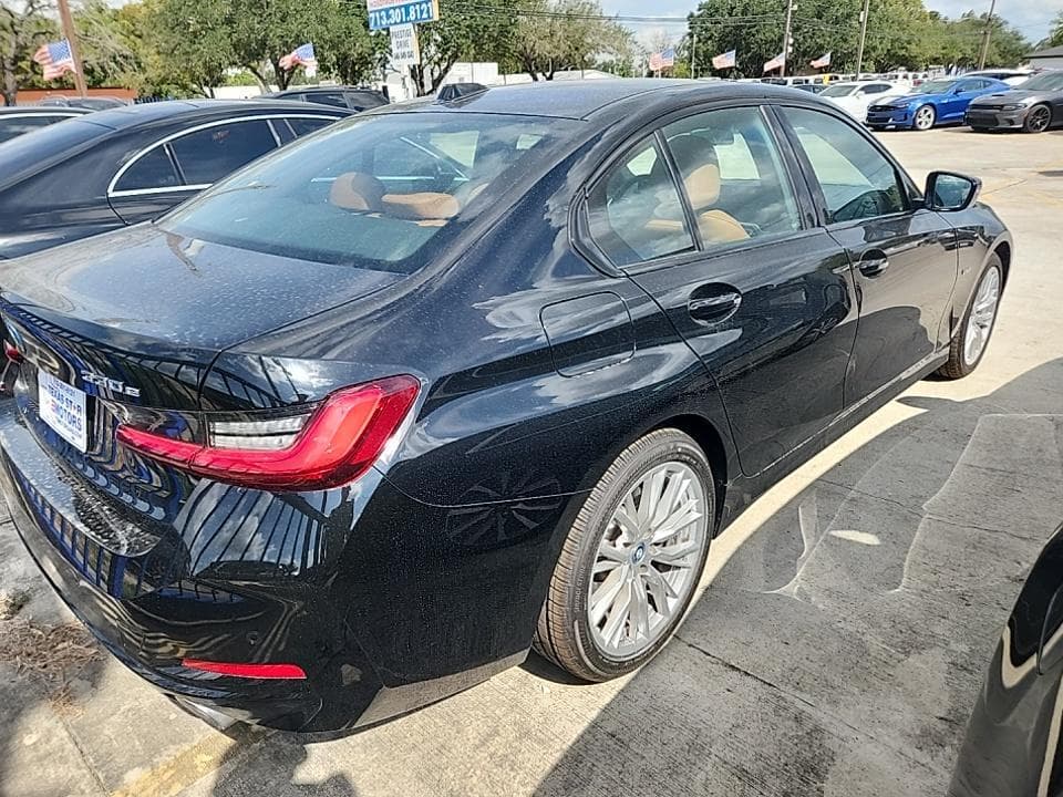 2023 BMW 3 Series Sedan 330e Plug-in Hybrid photo 3