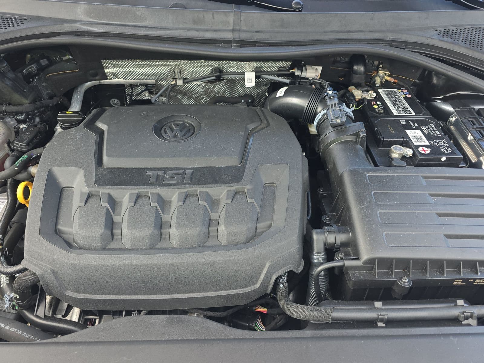 2023 Volkswagen Tiguan SEL R-Line photo 12