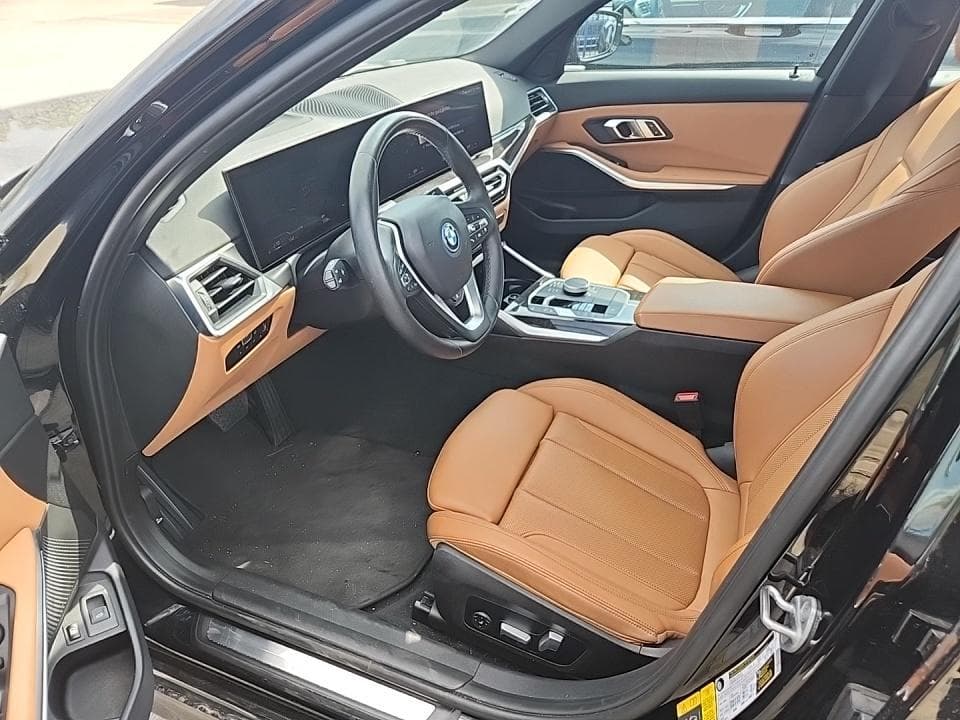 2023 BMW 3 Series Sedan 330e Plug-in Hybrid photo 10