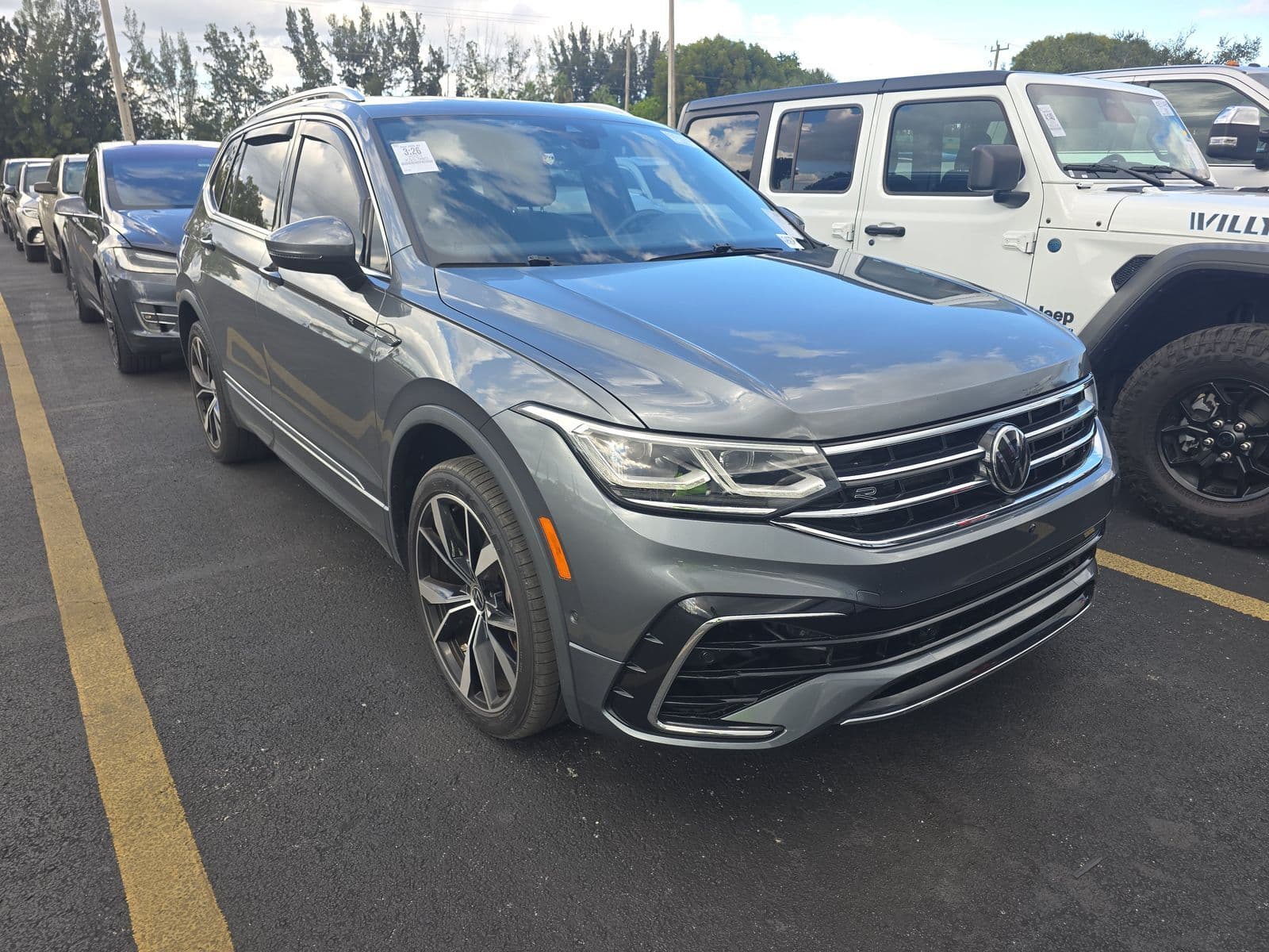 2023 Volkswagen Tiguan SEL R-Line