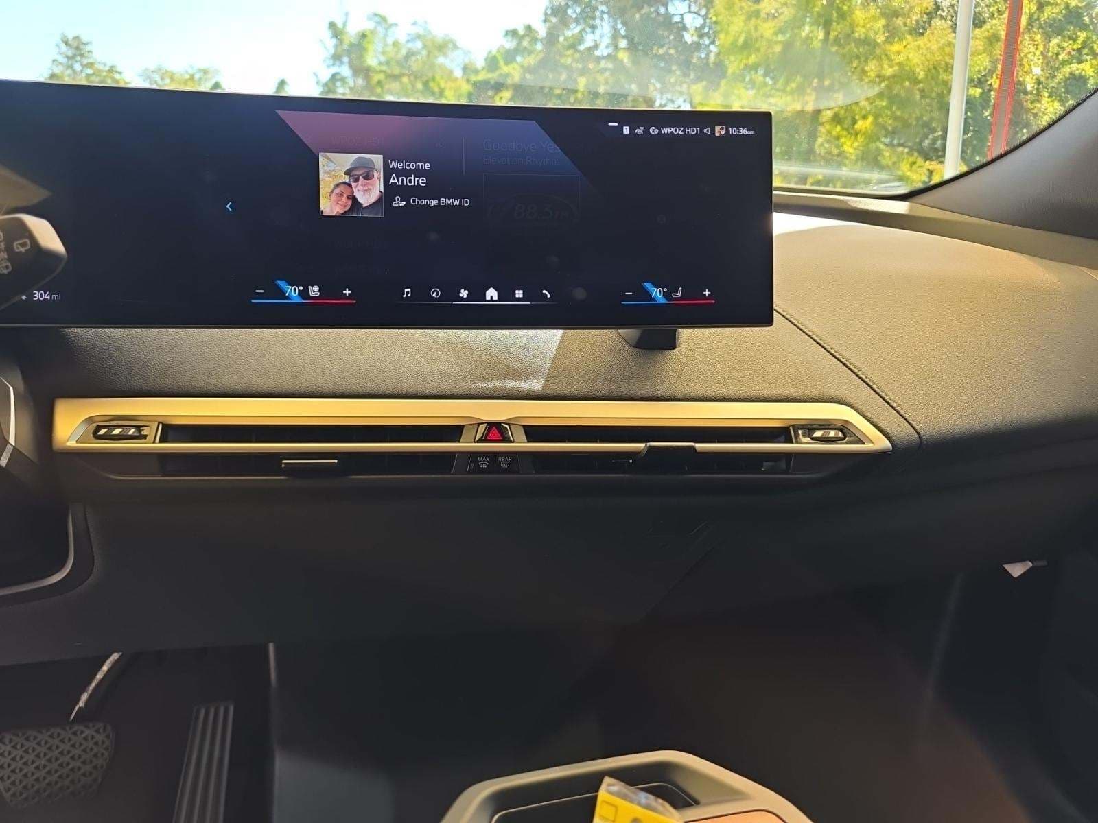 2025 BMW iX xDrive50 photo 9